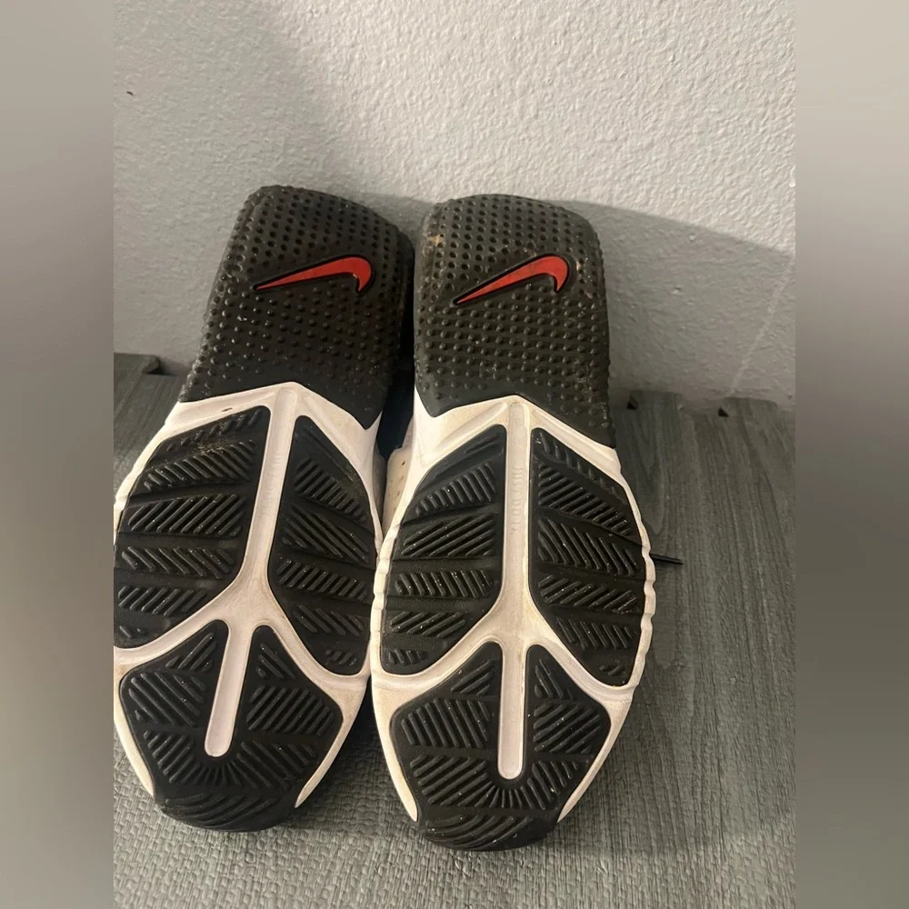 Nike Black and Cream Athletic Shoes - Picture 5 of 6